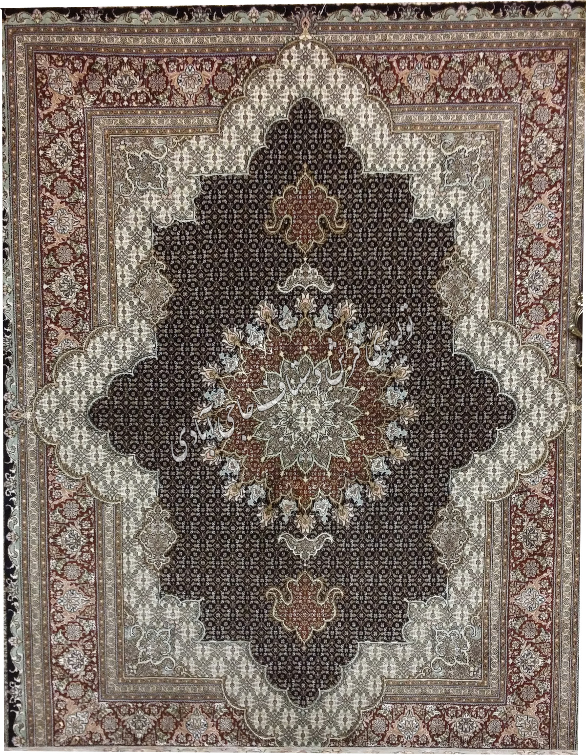 قالیچه ریز ماهی  فرش دستباف حاجی آبادی